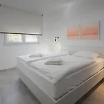 Ziggi Villa *
